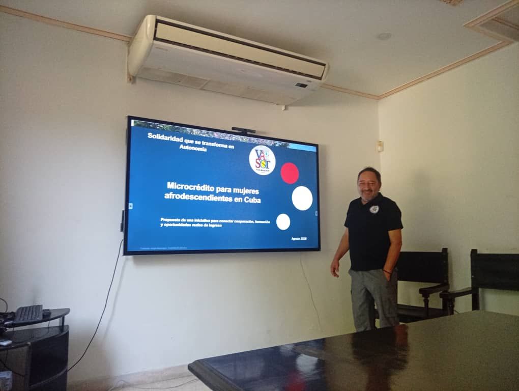 Equipo del programa de microcrédito y autonomía económica Equipo del programa de microcrédito y autonomía económica